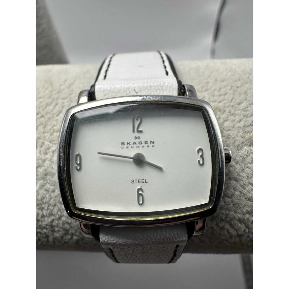 Skagen 330SSLWB Steel Ladies Watch‎ New Battery 26MM 7.5" Leather Band Rare C49